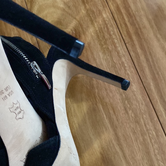 Dressy black women’s pump shoes - Picture 5 of 5